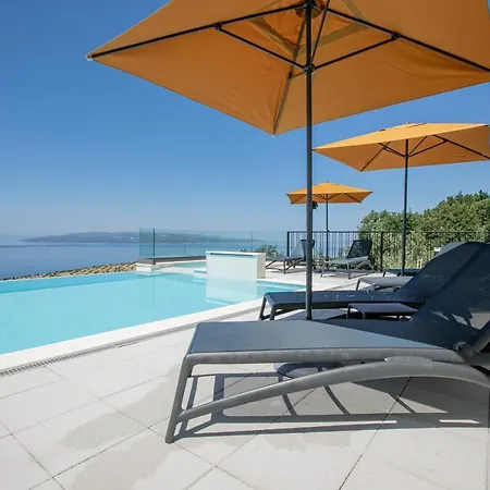 Dinora * Makarska